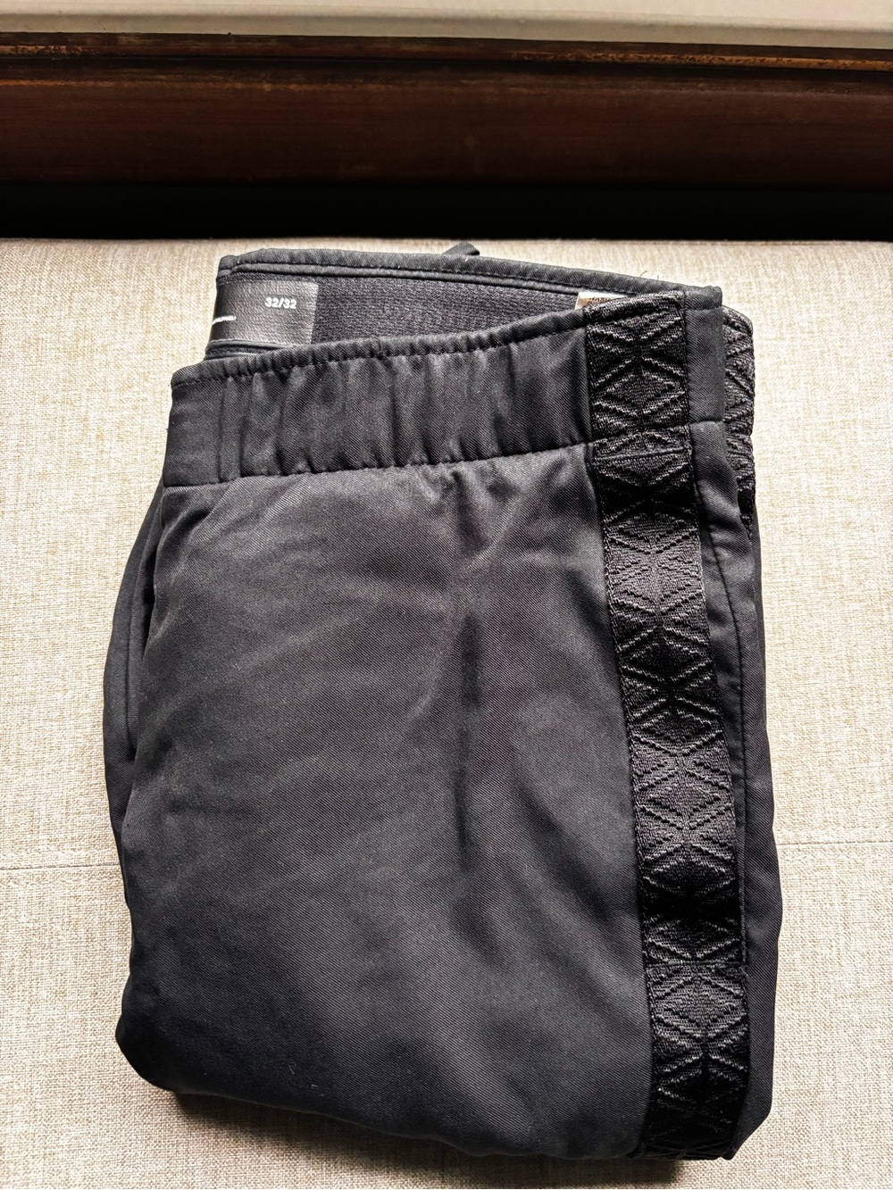 Under Armour Curry Golf Men's Black Joggers with Textured Side Tape